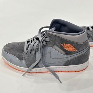 Air Jordan 1 Mid 'Atomic Orange', Men's Size 12, EUC